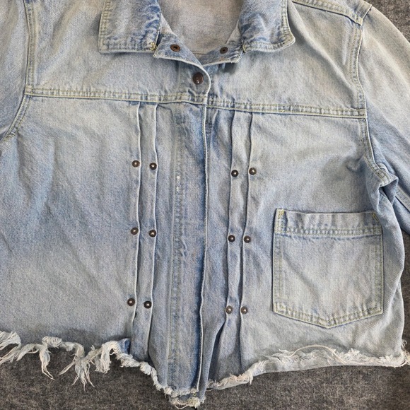 Free People‎ Dillon Jacket Womens Medium Blue Denim Distressed Frayed Raw Hem - Picture 4 of 16